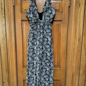 Sadie &Sage Black and White Junpsuit